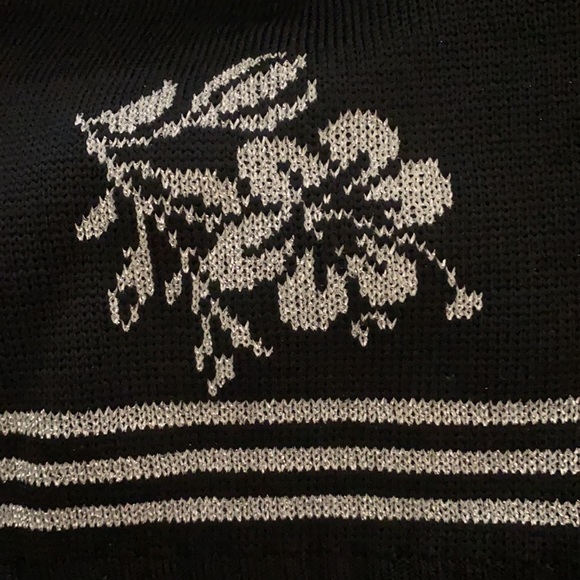 Vintage Vivo by Susan Thomas Sleeveless Black Metallic Silver Pullover Sweater - Picture 8 of 8